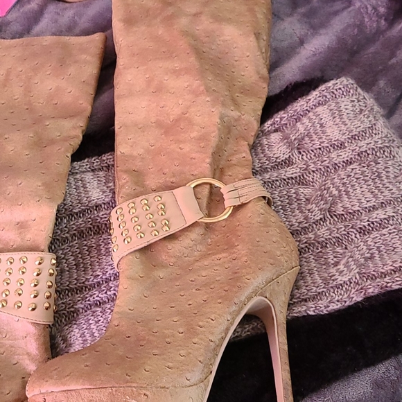 Boots - Picture 2 of 2